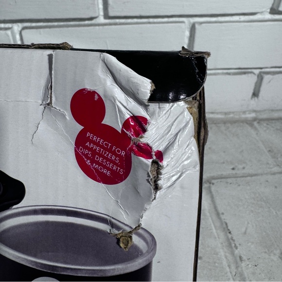 Disney’s Mickey Mouse Mini slow cooker, 20 ounces, new in box - Picture 4 of 13